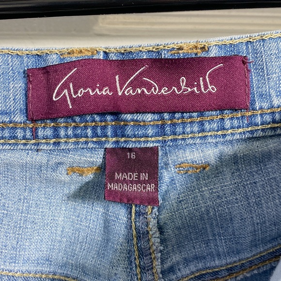 Gloria Vanderbilt Jeans, Light Wash, Size 16 - Picture 4 of 9